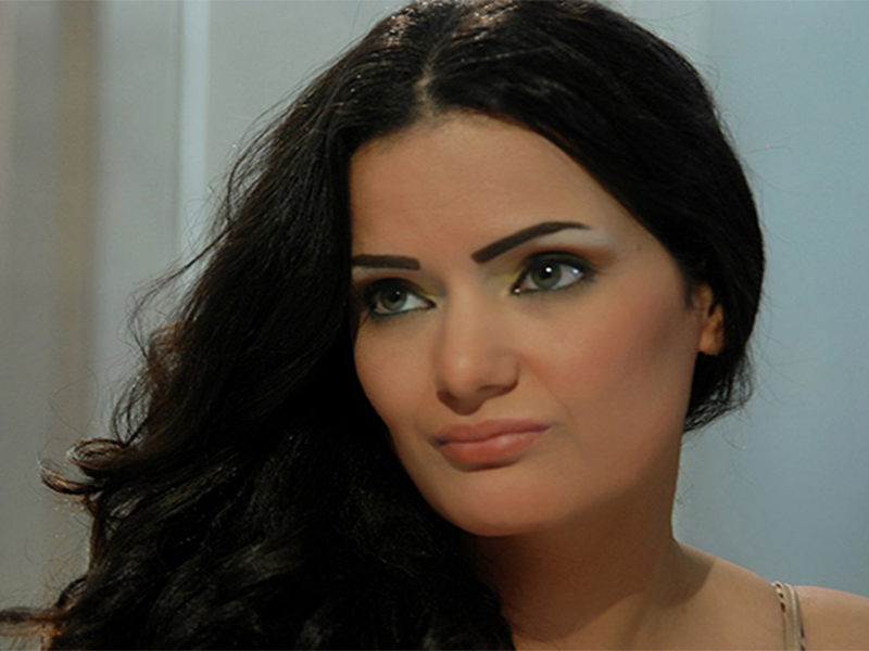 بالفيديو: سما المصري تُدرّس للطلاب في جامعة مصرية شهيرة
